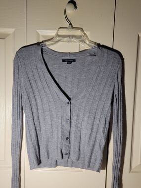 American Eagle Outfitters Gray Ribbed V‑Neck Button Cardigan Light-weight